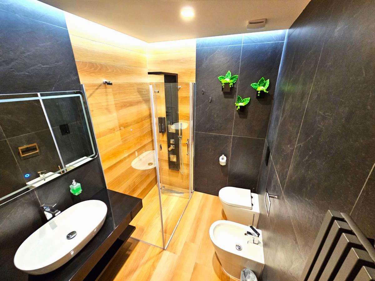 Trilogy Prestige - Central Premium Suites Lecce Eksteriør bilde